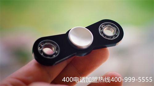 (400電話靠譜代理商)(企業(yè)在400電話辦理中如何選擇合適的代理商？)